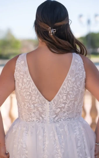 Essense of Australia D4007 #2 (IVBC-PL) IVR LACE TULLE & BSC REGAL ORG OV BSC GWN W PLN TULLE PLUNGE thumbnail