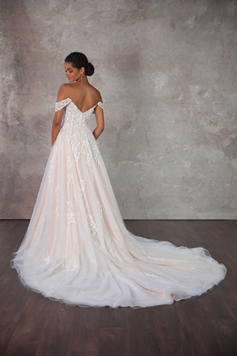 Essense of Australia D4098 #2 (IV-IV) Ivory Lace and Tulle over Ivory Gown (IV-BC) Ivory Lace and Tulle over Biscotti Gown thumbnail