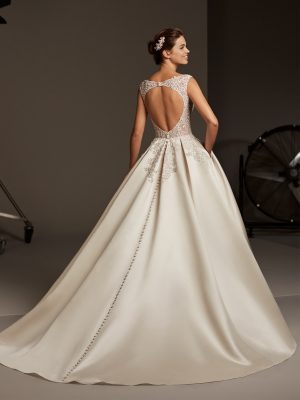 Pronovias sale wedding gown, Polaris